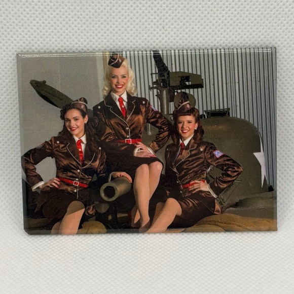 The National WWII Museum Other - 💜 5/$15 Vintage Style Pin-Up 2”x3” Magnet